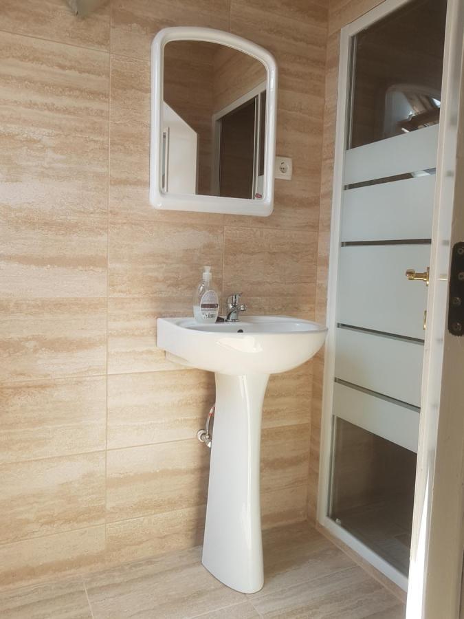 Lara Guest House Sfântu-Gheorghe Esterno foto