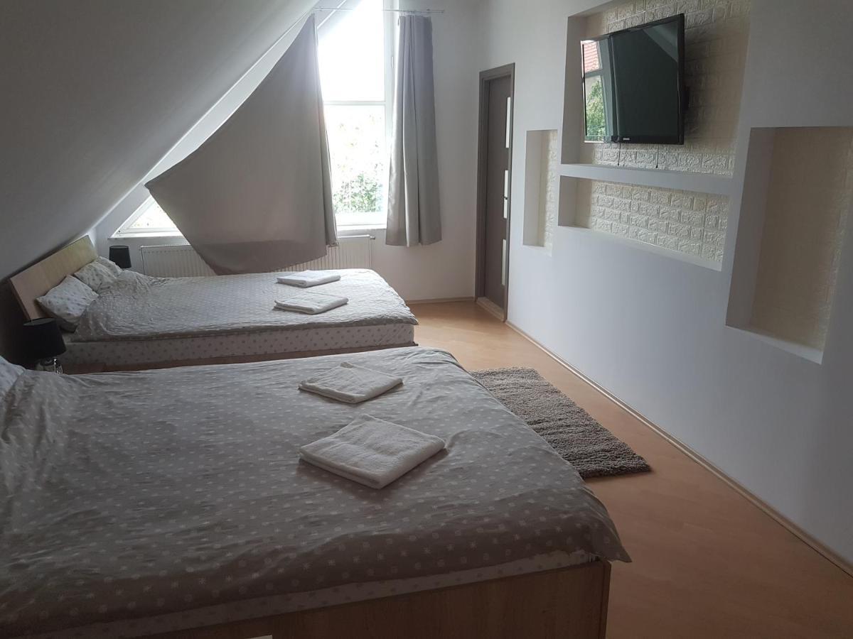 Lara Guest House Sfântu-Gheorghe Esterno foto