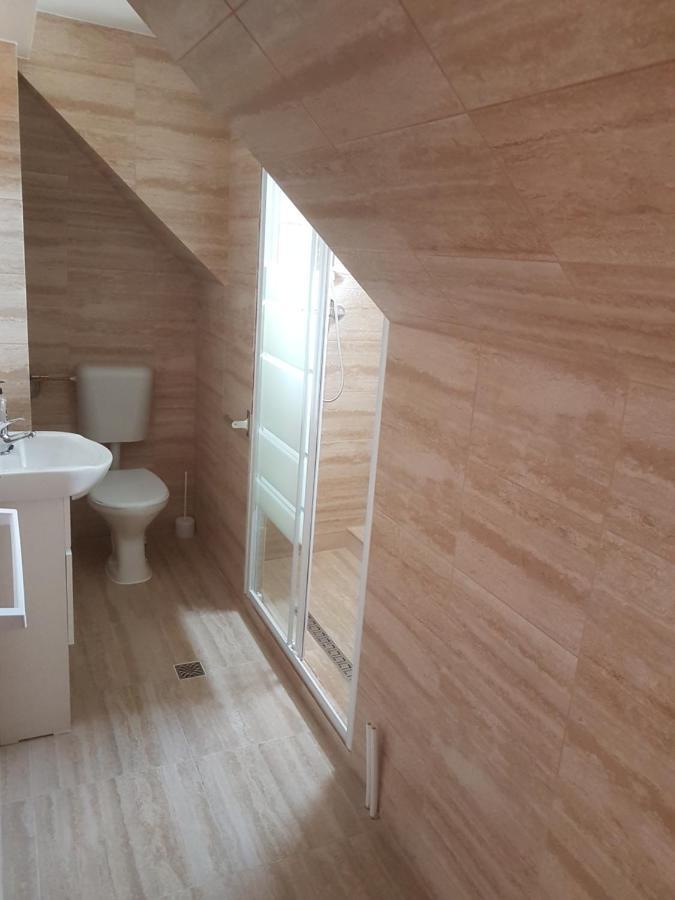 Lara Guest House Sfântu-Gheorghe Esterno foto