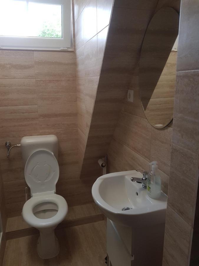 Lara Guest House Sfântu-Gheorghe Esterno foto