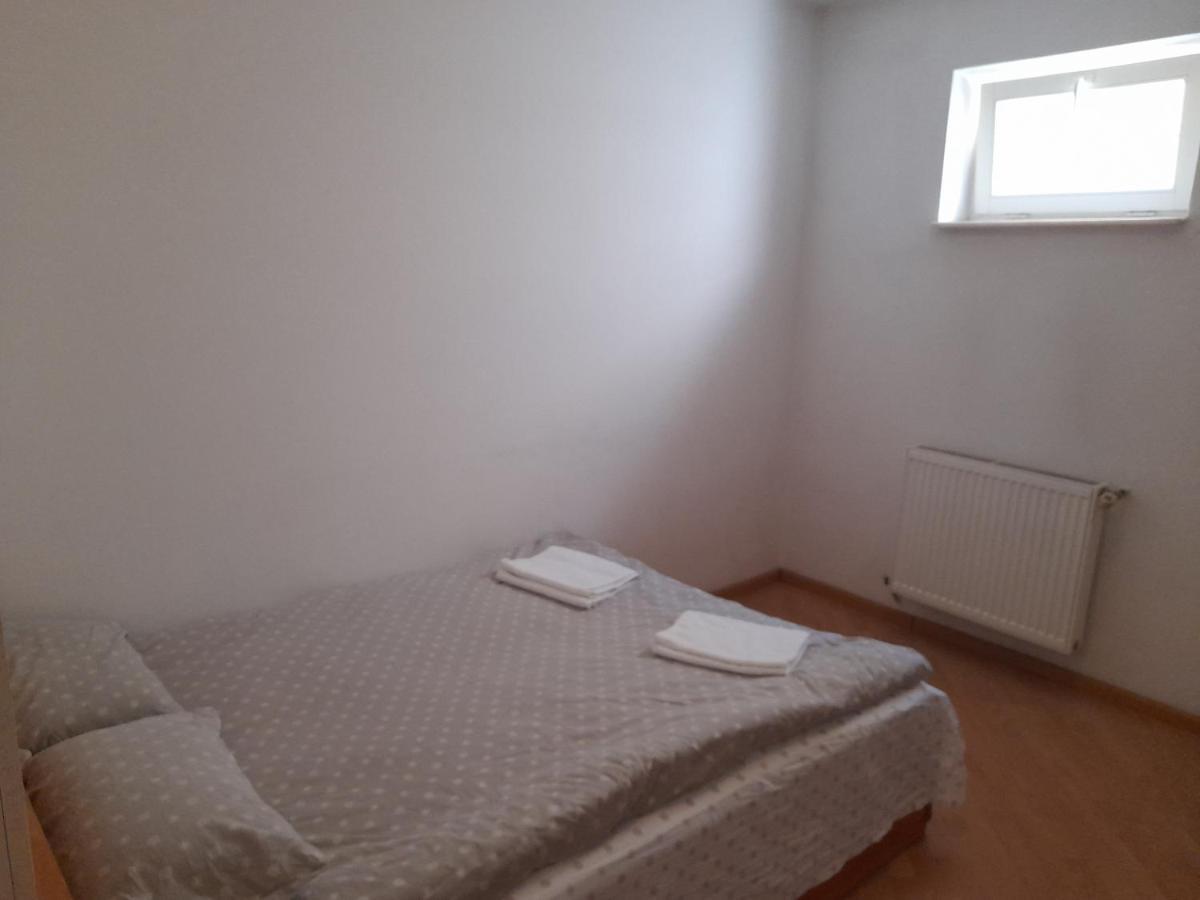 Lara Guest House Sfântu-Gheorghe Esterno foto