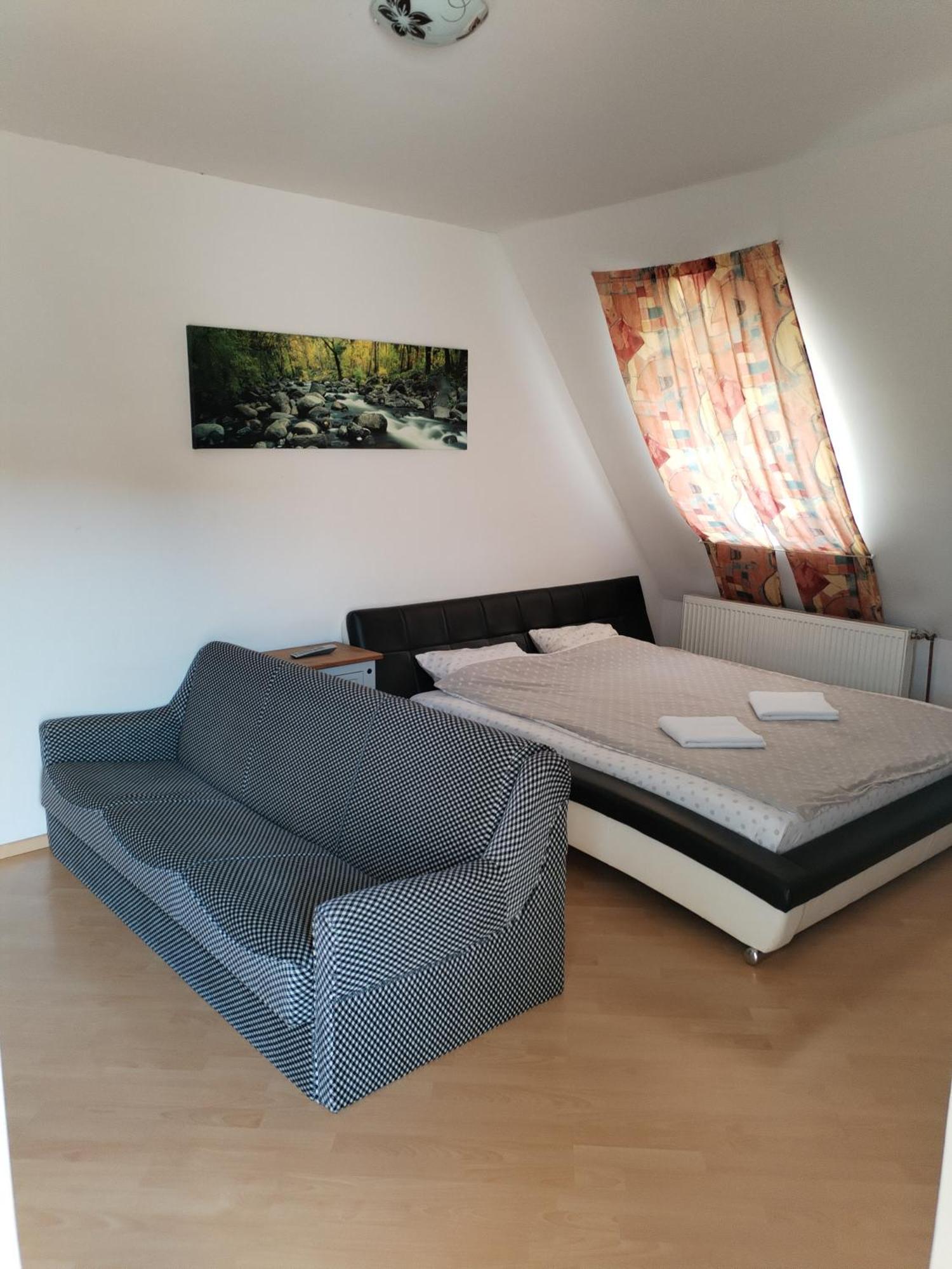Lara Guest House Sfântu-Gheorghe Esterno foto